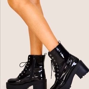 LACE - UP FRONT LUG SOLE CHUNKY BOOTS. SIZE  9.5